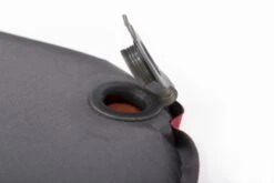 Exped SIM Comfort 7.5 LW Zelfopblazende Slaapmat -Buitenkampeerwinkel 1267 1900 6184 sim comfort valve open 5472x3648 2