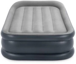 Intex Deluxe Pillow Rest Raised Luchtbed - Eenpersoons - Ingebouwde Elektrische Pomp 13 Intex Deluxe Pillow Rest Raised Luchtbed - Eenpersoons - Ingebouwde Elektrische Pomp -Buitenkampeerwinkel 1320 1900 64132 prd1 2017 300