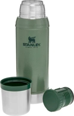 Stanley The Legendary Classic Thermosfles - 750 Ml - Donkergroen -Buitenkampeerwinkel 1900 1213 large jpg classic legendary bottle 25oz hammertone green 2