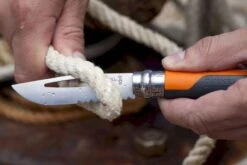 Opinel N°08 Outdoor Zakmes - Oranje 10 Opinel N°08 Outdoor Zakmes - Oranje -Buitenkampeerwinkel 3123840015779 opinel outdoor 8 oranje sfeer3 resultaat