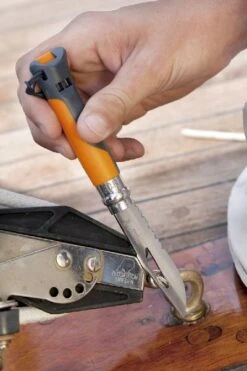 Opinel N°08 Outdoor Zakmes - Oranje 11 Opinel N°08 Outdoor Zakmes - Oranje -Buitenkampeerwinkel 3123840015779 opinel outdoor 8 oranje sfeer6 resultaat