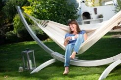 La Siesta Brisa XL Hangmat - Vanilla -Buitenkampeerwinkel 800 1199 brh18 1 brisa vanilla weather resistant kingsize classic hammock image 05 1