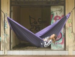 Ticket To The Moon Hangmat 2 Persoons Original Double - Navy Blue/Purple 14 Ticket To The Moon Hangmat 2 Persoons Original Double - Navy Blue/Purple -Buitenkampeerwinkel 900 1187 img 2293 1