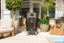 Everdure 4K Houtskool Barbecue Met Beschermhoes - Mat Zwart -Buitenkampeerwinkel 9312646033740 6 copy