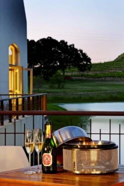 Cobb Premier Houtskoolbarbecue - Grijs 14 Cobb Premier Houtskoolbarbecue - Grijs -Buitenkampeerwinkel cobb premier 4